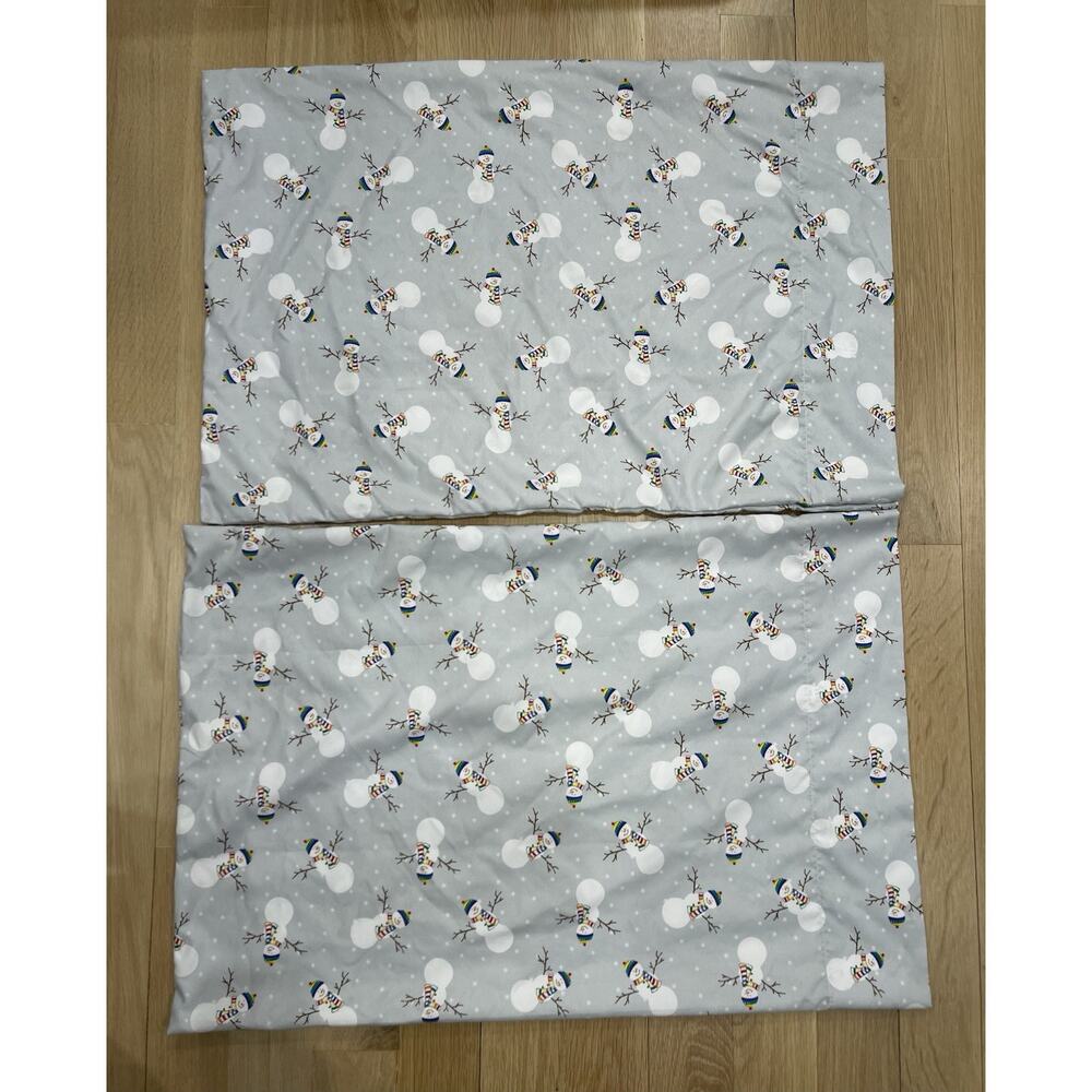 2 Issac Mizrahi Frosty Snowman Pillowcases 29.5” x 19.5” Queen